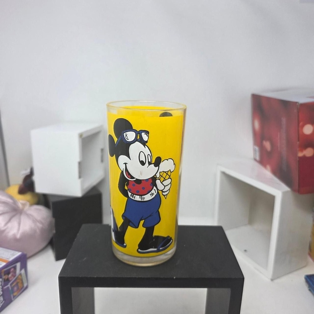 Vintage Mickey Disney Plastic Summer Theme Cup Mouse HJ STOTTER NY collectible - Picture 2 of 2